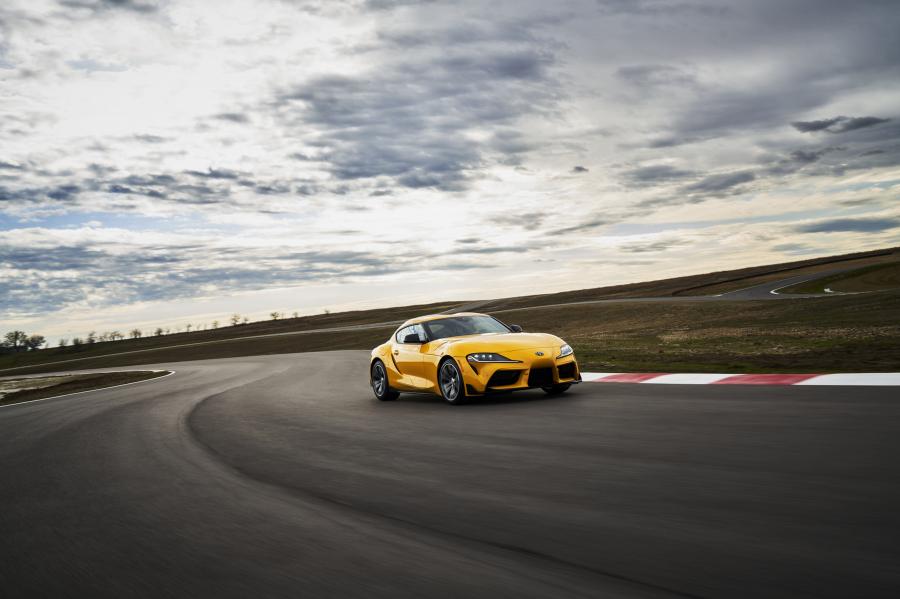  Toyota GR Supra 2.0 (A90) 2020 года  (NA) (фото 2 из 40)